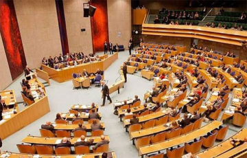 هولندا تنتخب برلماناً جديداً