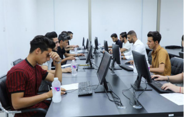 روابط مزيفة وتطبيقات وهمية.. أساليب بسيطة تُسقط آلاف الضحايا!