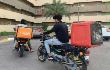 عمال الدلفري.. شباب يعملون بلا عقود واضحة ولاحماية قانونية