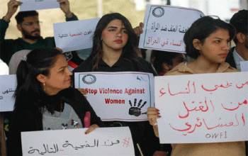 نساء بين العنف الأسري وجرائم {الشرف}.. القوانين المائعة تمنح القتلة غطاءً اجتماعياً