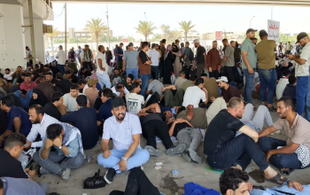غضبٌ شعبي يتصاعد في المحافظات.. خريجون ومودعون وعمال يطالبون بحقوقهم