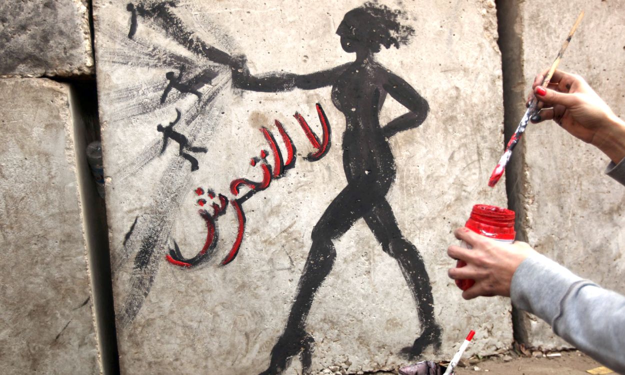 فيديو متداول: تحرش جماعي في ليلة الكريسمس يُثير الغضب.. مطالبات بمحاسبة الجناة وتفعيل قوانين حماية النساء في الأماكن العامة