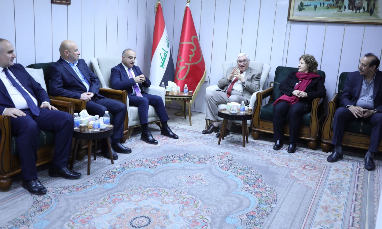 فهمي يستقبل وفدا من الحركة الديمقراطية الآشورية
