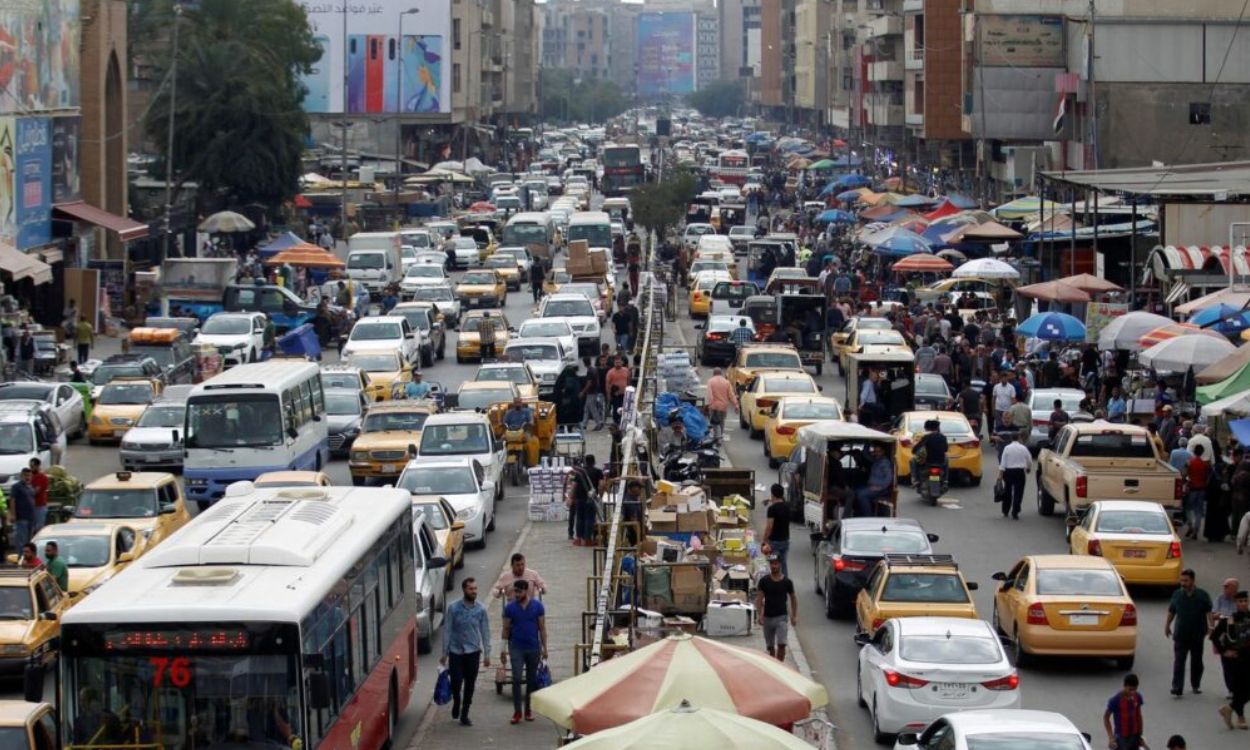 متخصصون: الحكومة فشلت حتى في ادارة الازمات.. إجراءات التقشف تخنق السوق.. المواطن أول الضحايا والامتيازات محصنة 