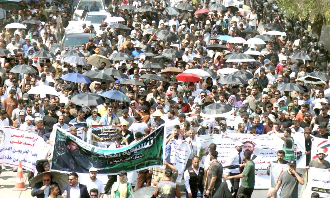 الاحتجاجات تتعدد من مستحقات الفلاحين والرواتب المتأخرة إلى الكهرباء والتعيينات والسكن.. الشيوعي العراقي: قوى السلطة تستخدم المؤسسة الأمنية لقمع المطالبين بحقوقهم 